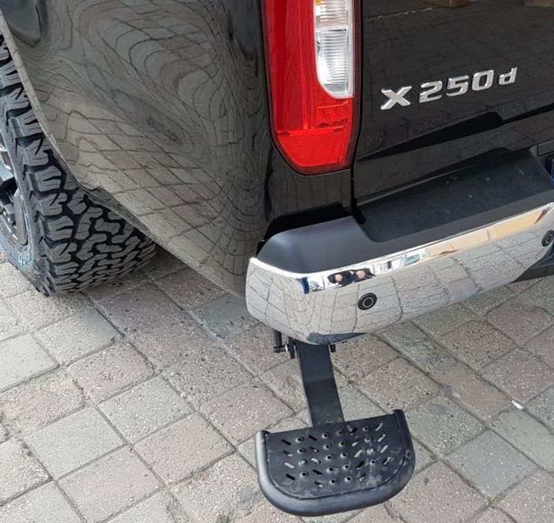 Stigtrinn bak Amarok 2010+