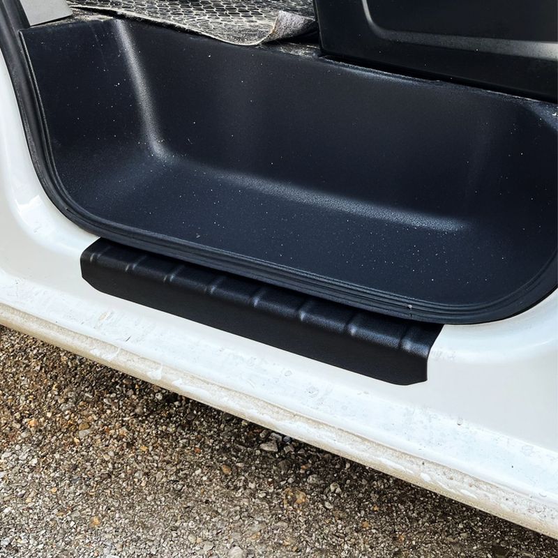 Ford Transit Custom 2024-> Dørterskelbeskyttere 2 stk.